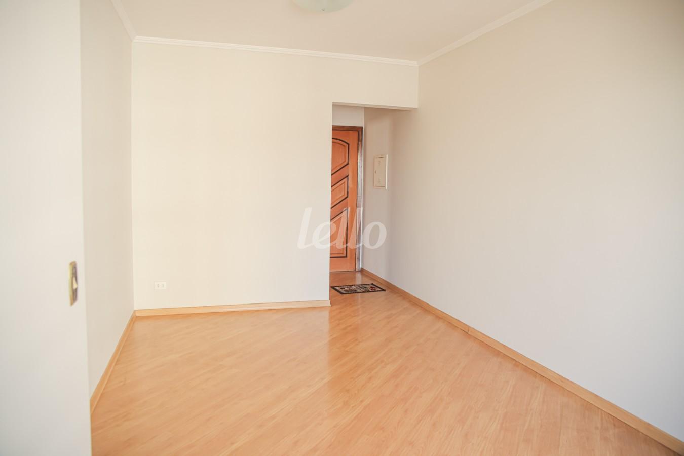 SALA de Apartamento para alugar, Padrão com 76 m², 3 quartos e 2 vagas em Vila Gumercindo - São Paulo