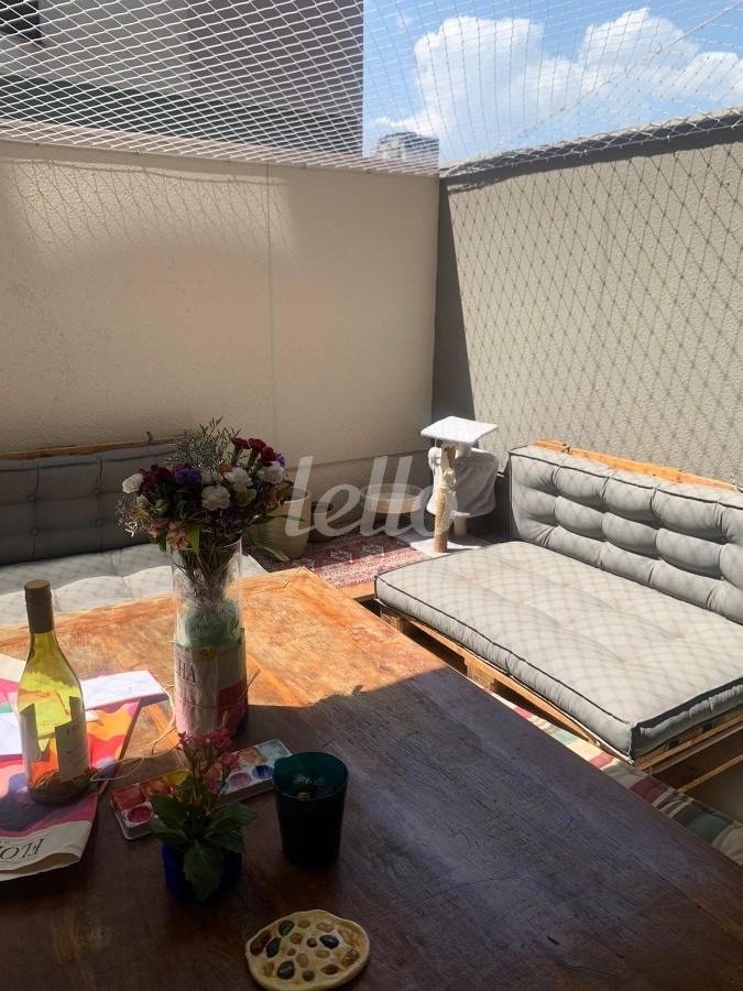 VARANDA de Apartamento à venda, Padrão com 32 m², 1 quarto e em Vila Mariana - São Paulo