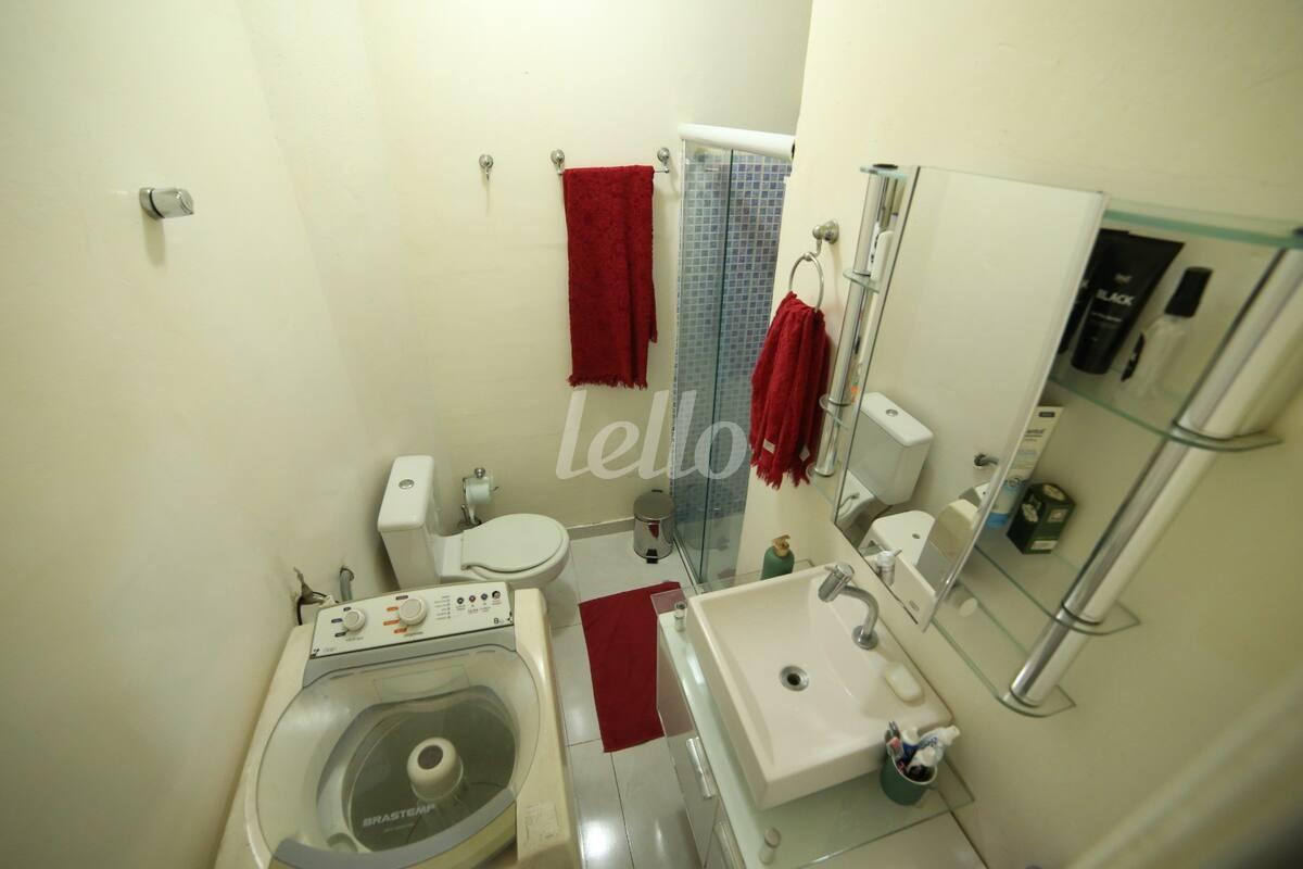 BANHEIRO SERVIÇO de Apartamento à venda, Padrão com 35 m², 1 quarto e em Bela Vista - São Paulo