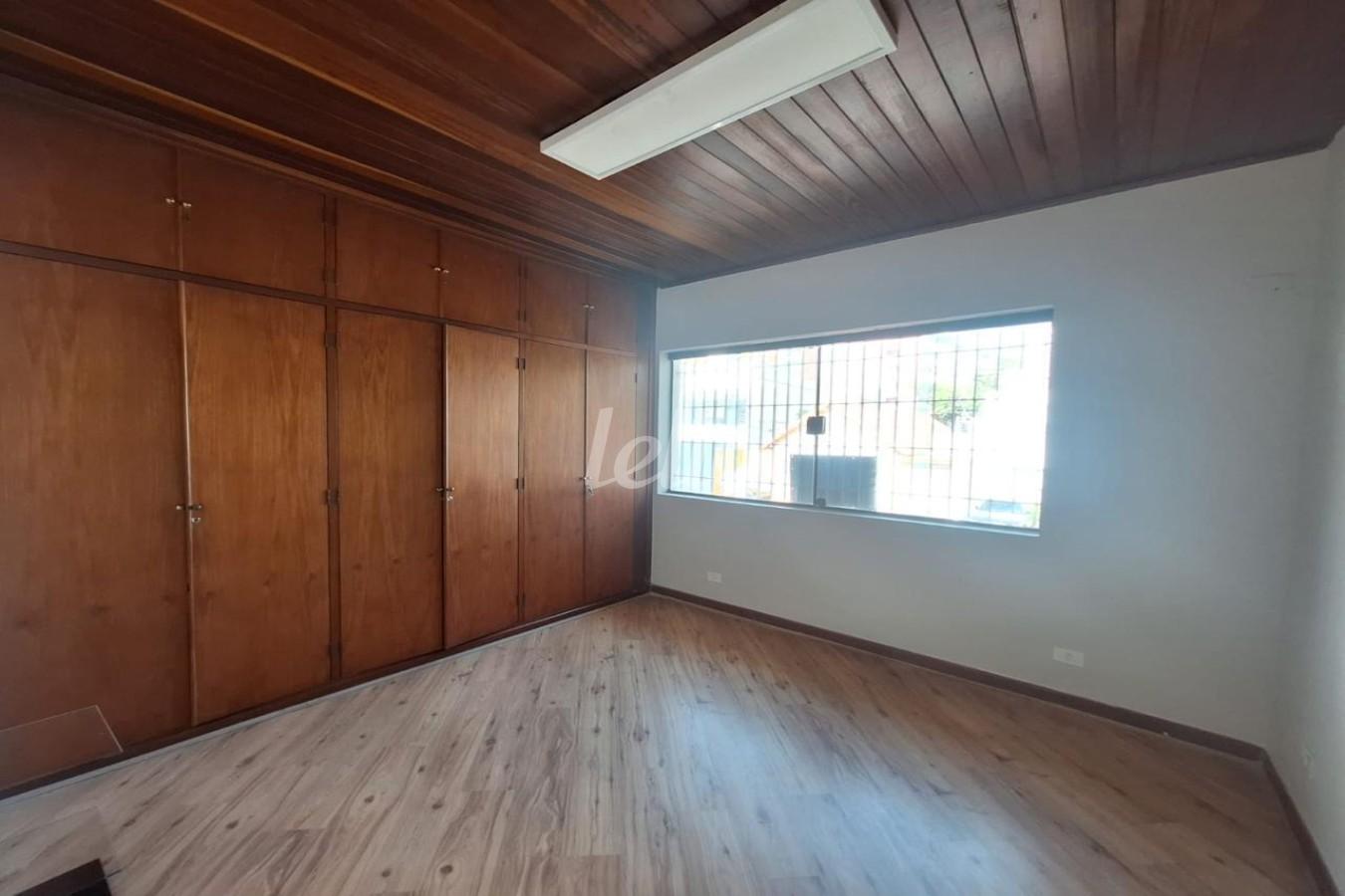 DORMITORIO de Casa para alugar, sobrado com 120 m², 1 quarto e 2 vagas em Campo Belo - São Paulo