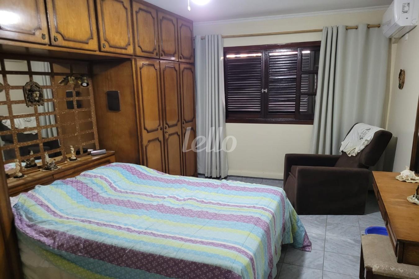 DORMITORIO de Casa à venda, sobrado com 186 m², 3 quartos e 5 vagas em Vila Bertioga - São Paulo