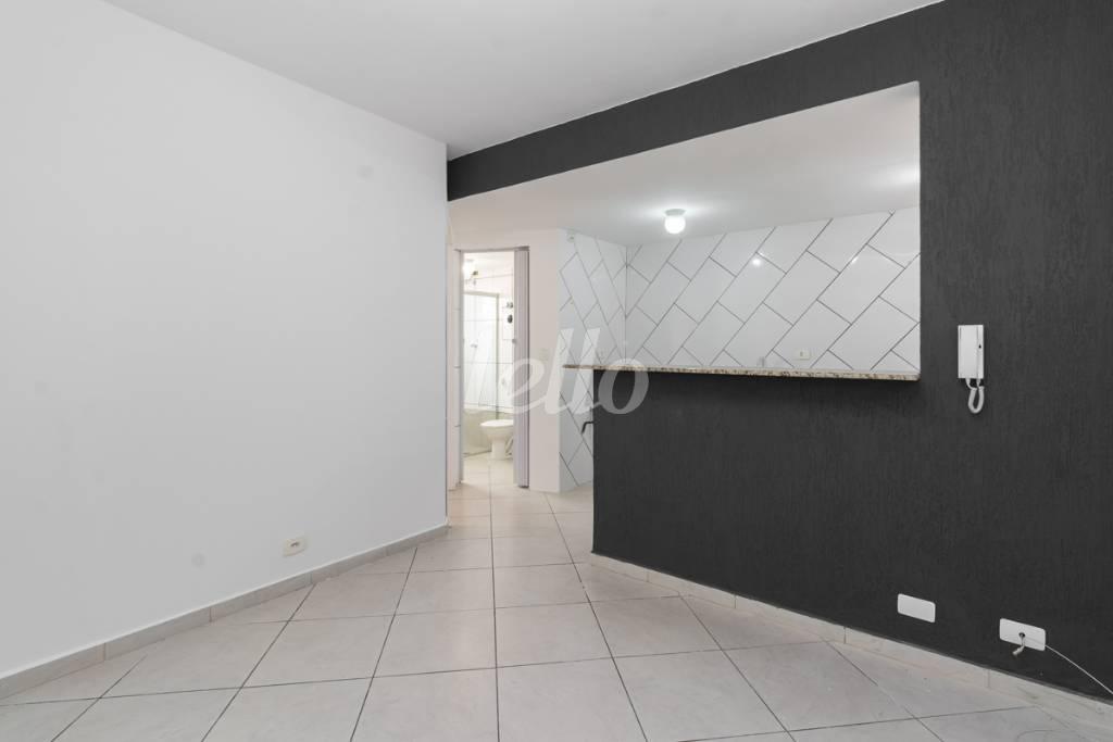 SALA de Apartamento para alugar, Padrão com 52 m², 1 quarto e 1 vaga em Sé - São Paulo