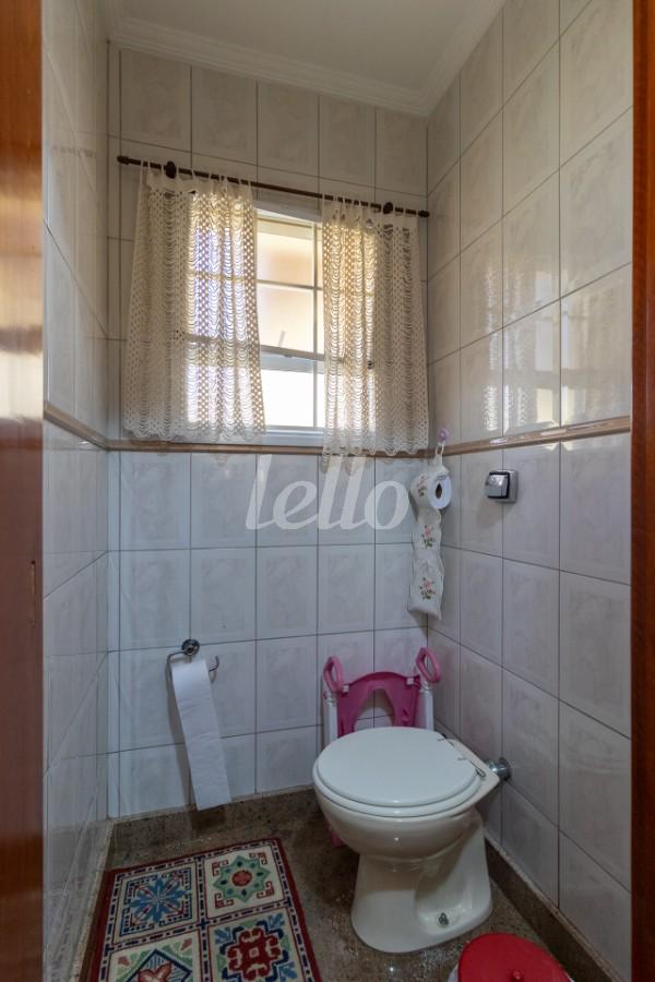 LAVABO de Casa à venda, sobrado com 220 m², 3 quartos e 3 vagas em Vila Cordeiro - São Paulo