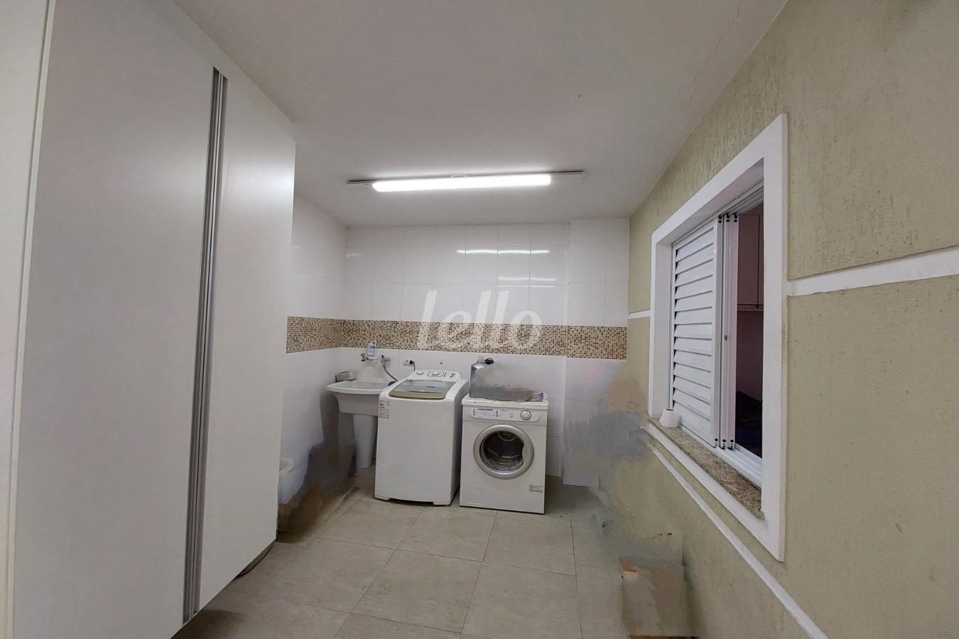 ÁREA SERVIÇO de Casa à venda, sobrado com 150 m², 3 quartos e 2 vagas em Vila Nova Mazzei - São Paulo