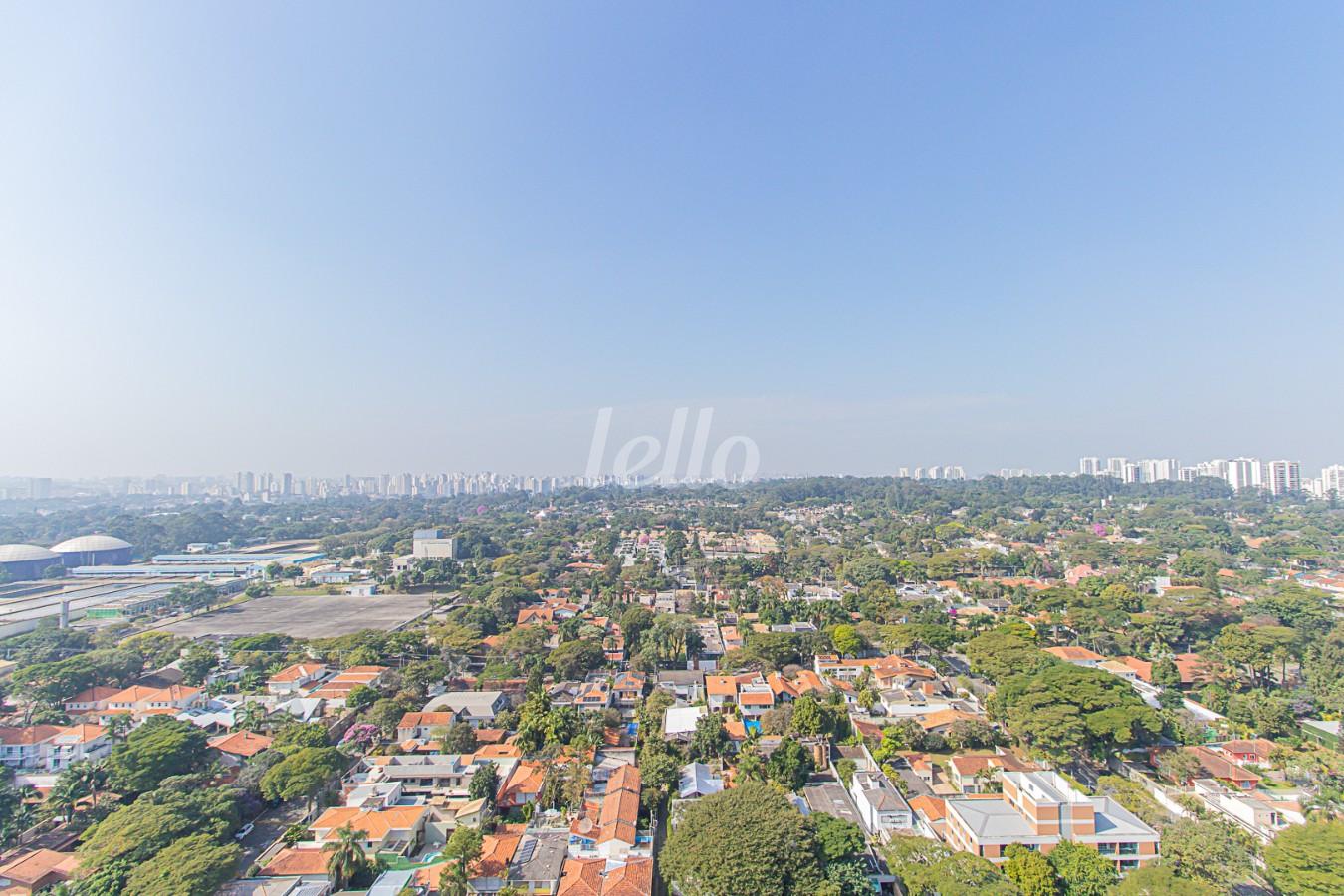 VARANDA de Apartamento para alugar, Padrão com 23 m², 1 quarto e em Santo Amaro - São Paulo