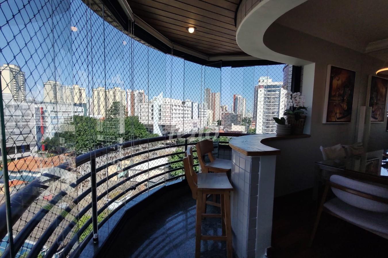 VARANDA de Apartamento à venda, Padrão com 120 m², 3 quartos e 3 vagas em Ch Santo Antônio (ZL) - São Paulo