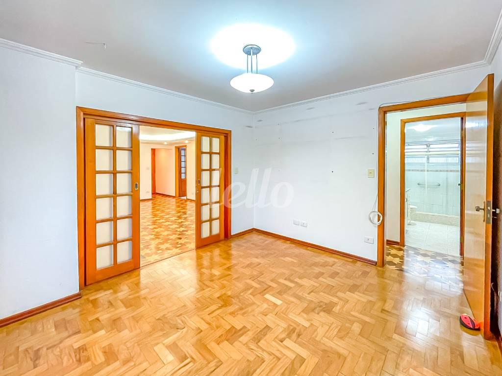 QUARTO de Apartamento à venda, Padrão com 109 m², 3 quartos e 2 vagas em Vila Mariana - São Paulo