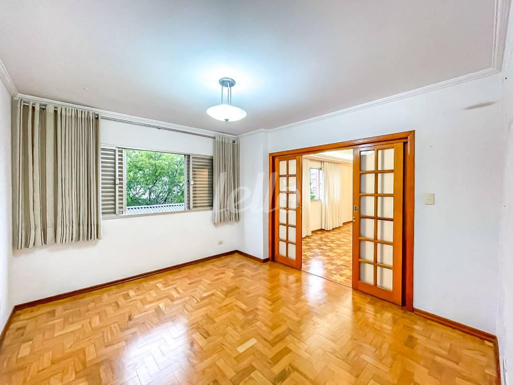 QUARTO de Apartamento à venda, Padrão com 109 m², 3 quartos e 2 vagas em Vila Mariana - São Paulo