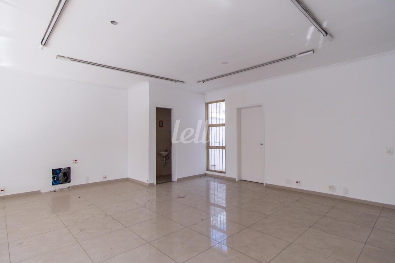 04CASA-SUPERIOR_002 de Salão para alugar, Padrão com 680 m², e em Vila Gomes Cardim - São Paulo