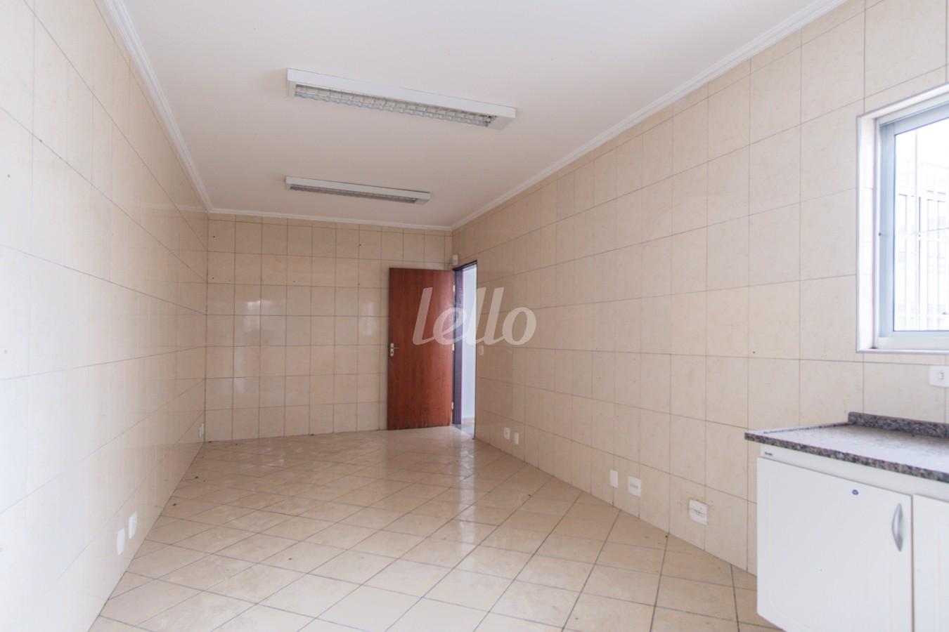 04CASA-SUPERIOR_014 de Salão para alugar, Padrão com 680 m², e em Vila Gomes Cardim - São Paulo