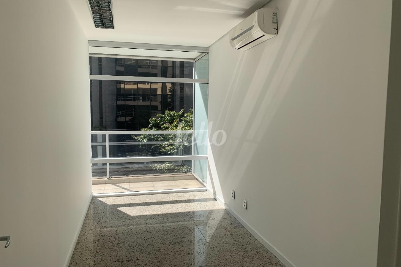 SALA de Sala / Conjunto à venda, Padrão com 42 m², e 1 vaga em Cidade Monções - São Paulo