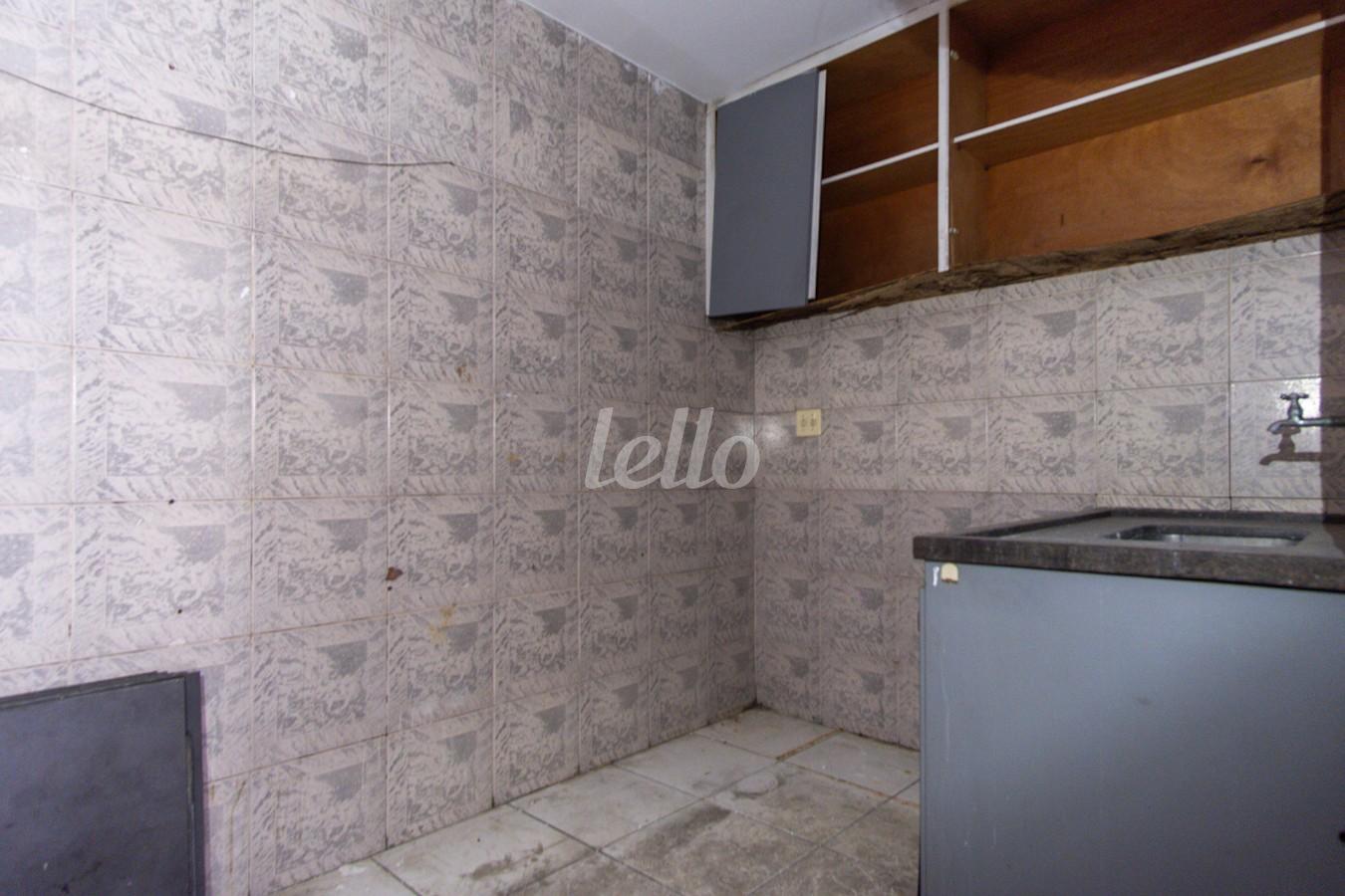 03CONJUNTO-PARTE-DE-TRAS-DO-SALAO_006 de Salão para alugar, Padrão com 680 m², e em Vila Gomes Cardim - São Paulo