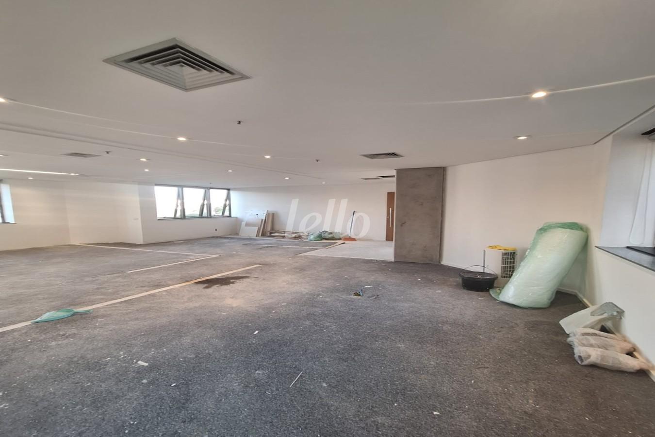 SALA de Sala / Conjunto para alugar, Padrão com 68 m², e 2 vagas em Jardim Paulista - São Paulo