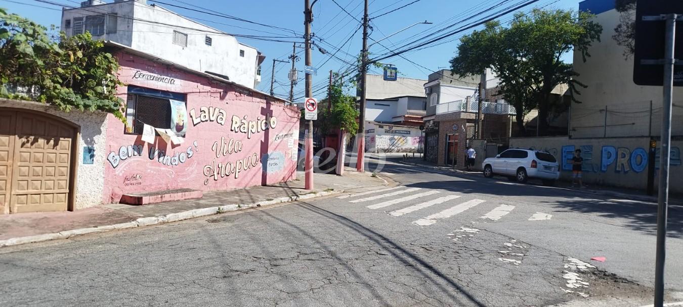 TERRENO de Área / Terreno à venda, Padrão com 449 m², e em Parque Fongaro - São Paulo