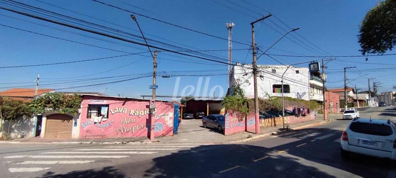 TERRENO de Área / Terreno à venda, Padrão com 449 m², e em Parque Fongaro - São Paulo