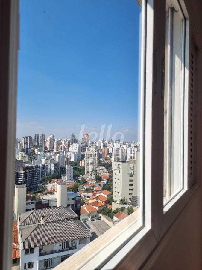 VISTA SALA de Apartamento à venda, Padrão com 72 m², 2 quartos e 1 vaga em Sumaré - São Paulo