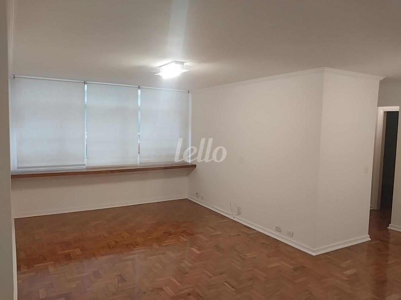 1-SALA-001.JPG de Apartamento à venda, Padrão com 105 m², 2 quartos e 1 vaga em Indianópolis - São Paulo