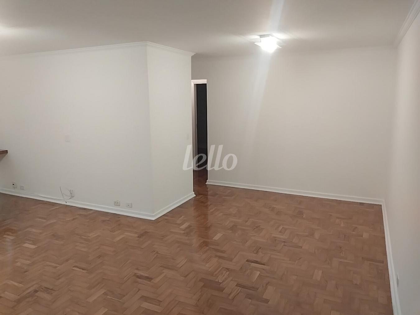 1-SALA-002.JPG de Apartamento à venda, Padrão com 105 m², 2 quartos e 1 vaga em Indianópolis - São Paulo