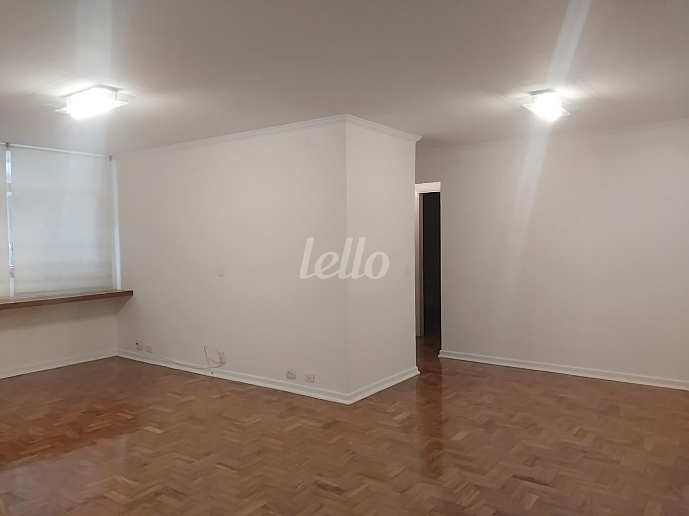 1-SALA-003.JPG de Apartamento à venda, Padrão com 105 m², 2 quartos e 1 vaga em Indianópolis - São Paulo