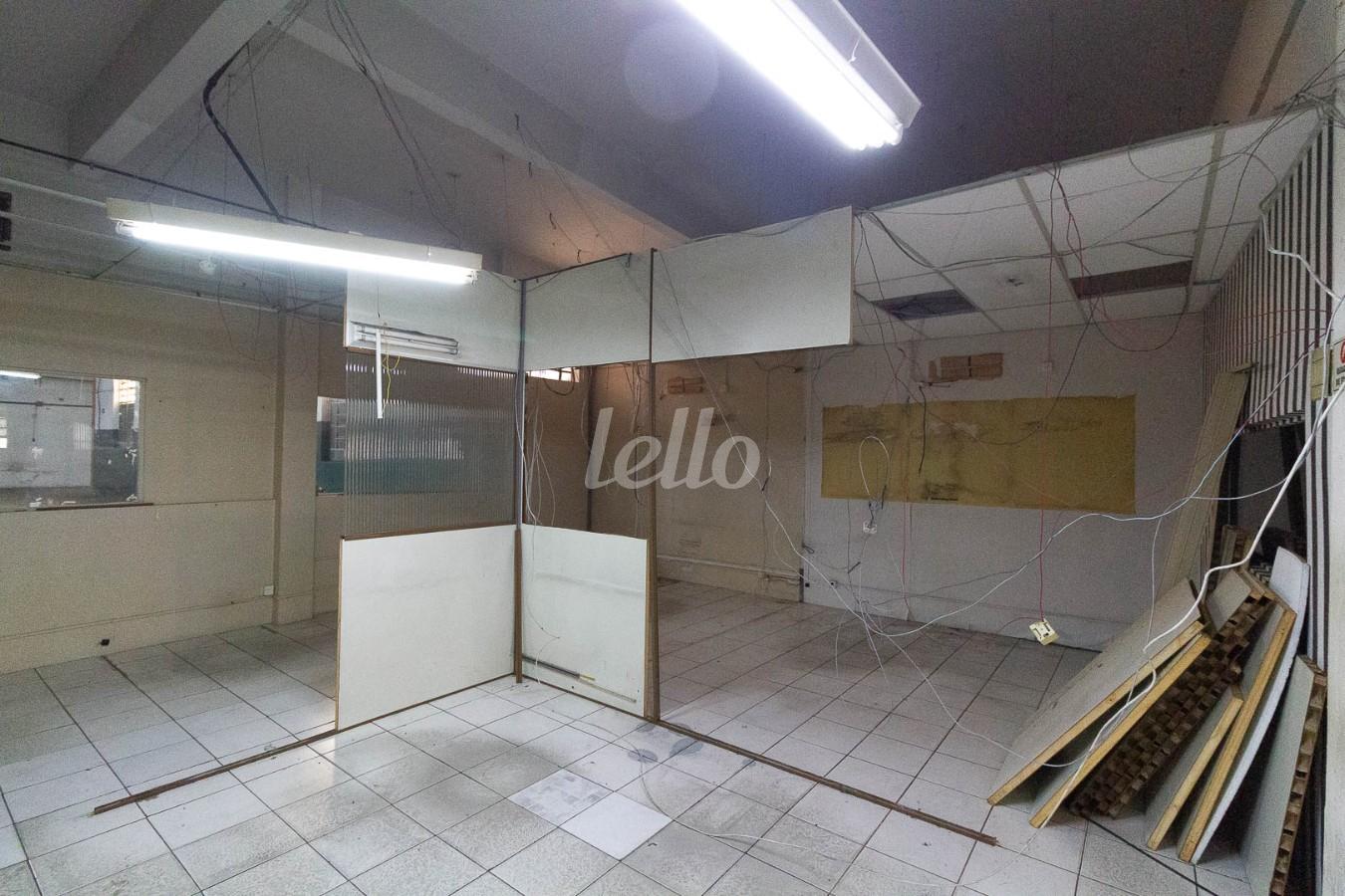 SALA 3 de Salão à venda, Padrão com 800 m², e em Mooca - São Paulo