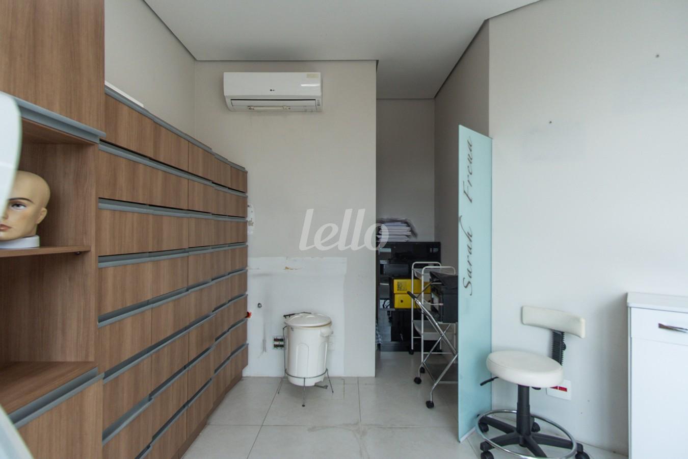 SALA de Sala / Conjunto para alugar, Padrão com 33 m², e 1 vaga em Vila Gomes Cardim - São Paulo