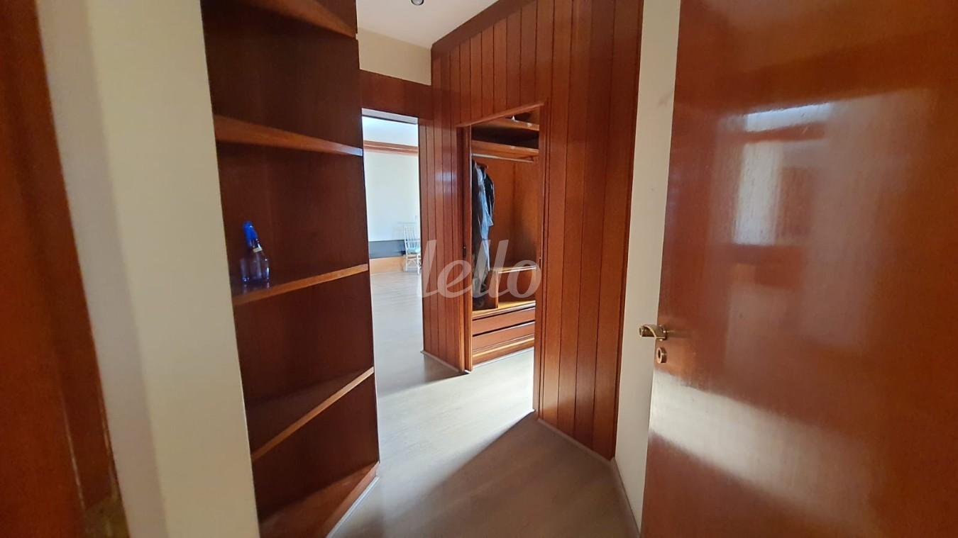 SUITE MASTER COM CLOSET de Apartamento à venda, Padrão com 198 m², 5 quartos e 4 vagas em Parque da Mooca - São Paulo