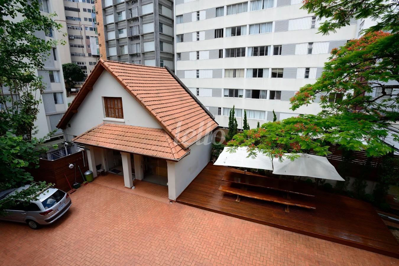 EDICULA de Casa para alugar, sobrado com 800 m², e 15 vagas em Higienópolis - São Paulo