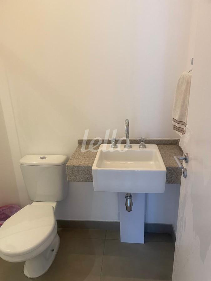 BANHEIRO SUITE de Apartamento à venda, Padrão com 37 m², 1 quarto e 1 vaga em Pinheiros - São Paulo