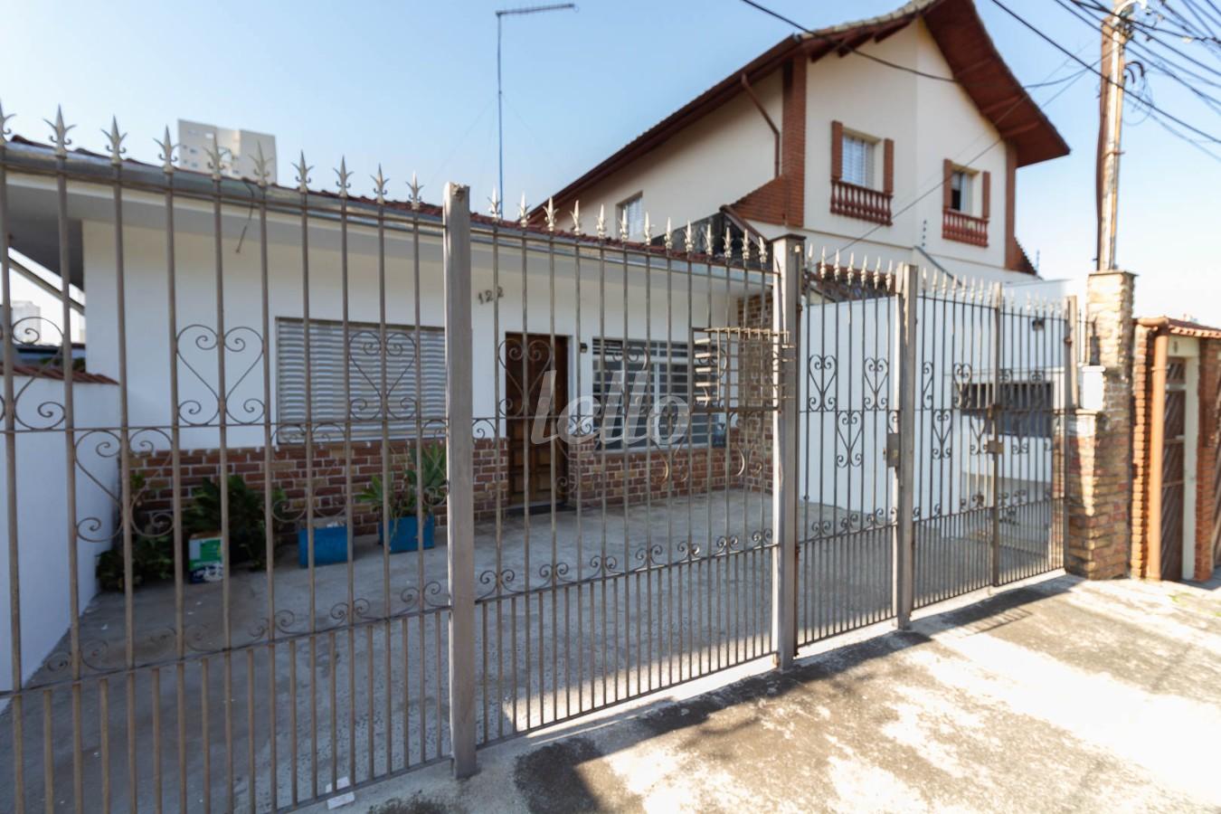 FACHADA de Casa para alugar, térrea com 130 m², 3 quartos e 1 vaga em Vila Dom Pedro Ii - São Paulo