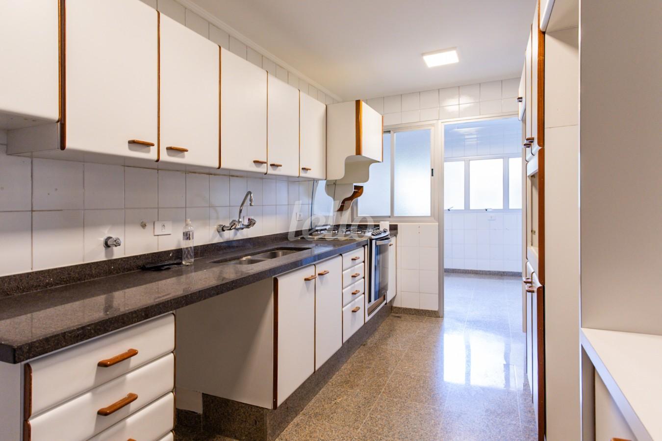 COZINHA de Apartamento à venda, Padrão com 175 m², 3 quartos e 2 vagas em Jardim Paulista - São Paulo