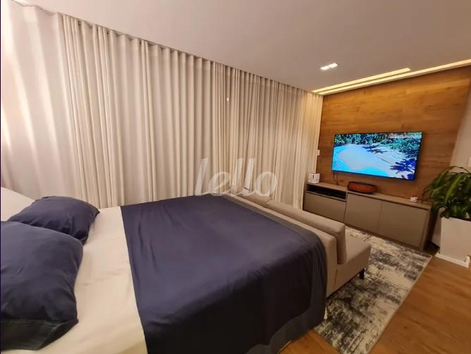 DORMITÓRIO de Apartamento à venda, Padrão com 42 m², 1 quarto e 1 vaga em Brooklin Paulista - São Paulo