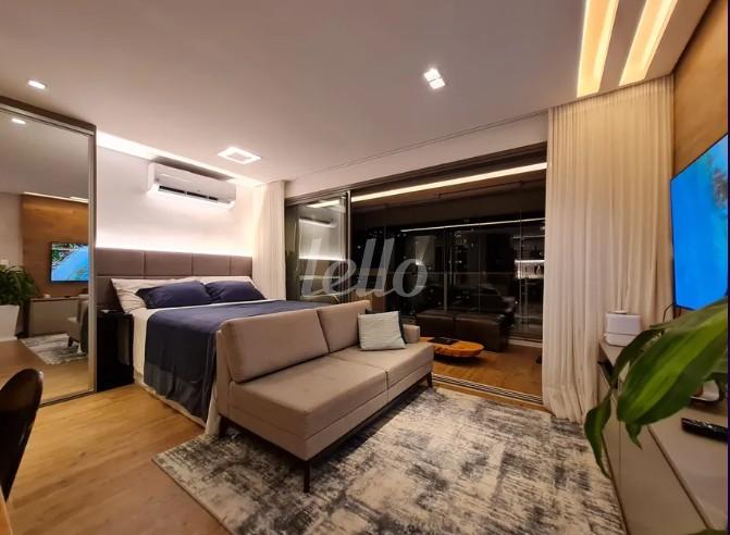 DORMITÓRIO de Apartamento à venda, Padrão com 42 m², 1 quarto e 1 vaga em Brooklin Paulista - São Paulo