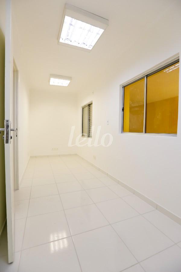 SALA 6 de Casa à venda, sobrado com 394 m², e 15 vagas em Vila Dom Pedro I - São Paulo