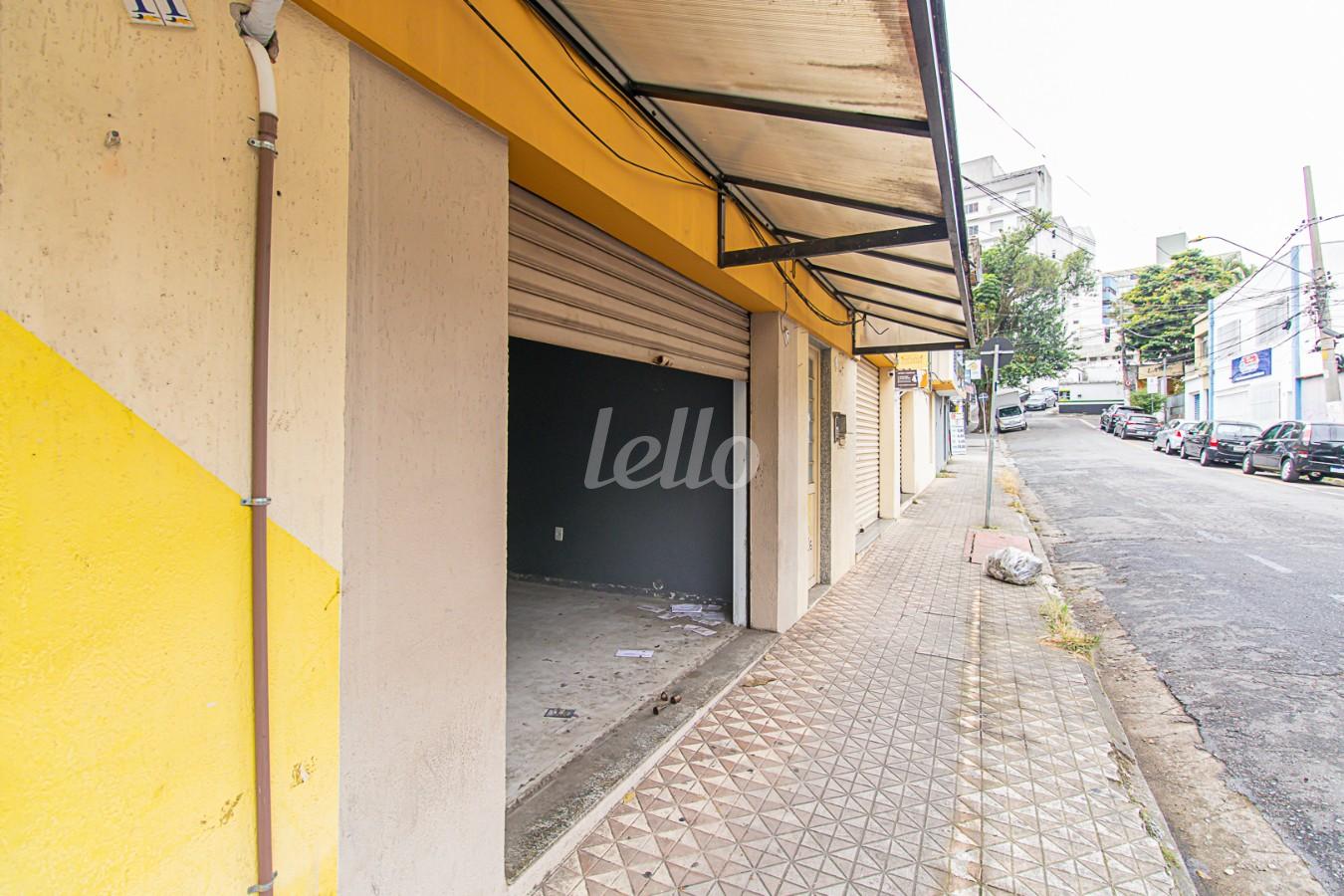 FACHADA de Salão para alugar, Padrão com 22 m², e em Centro - Santo André