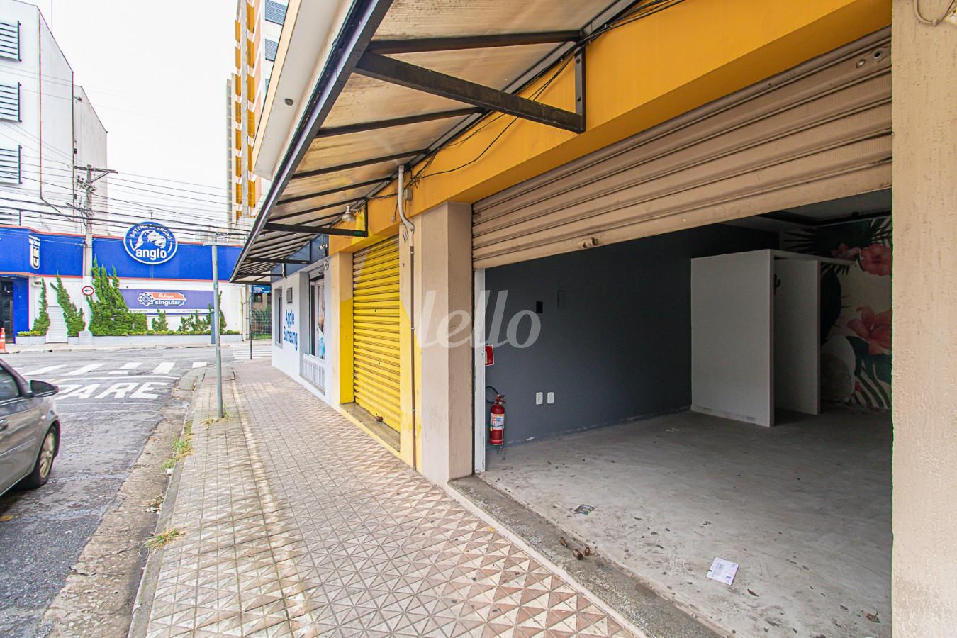 FACHADA de Salão para alugar, Padrão com 22 m², e em Centro - Santo André