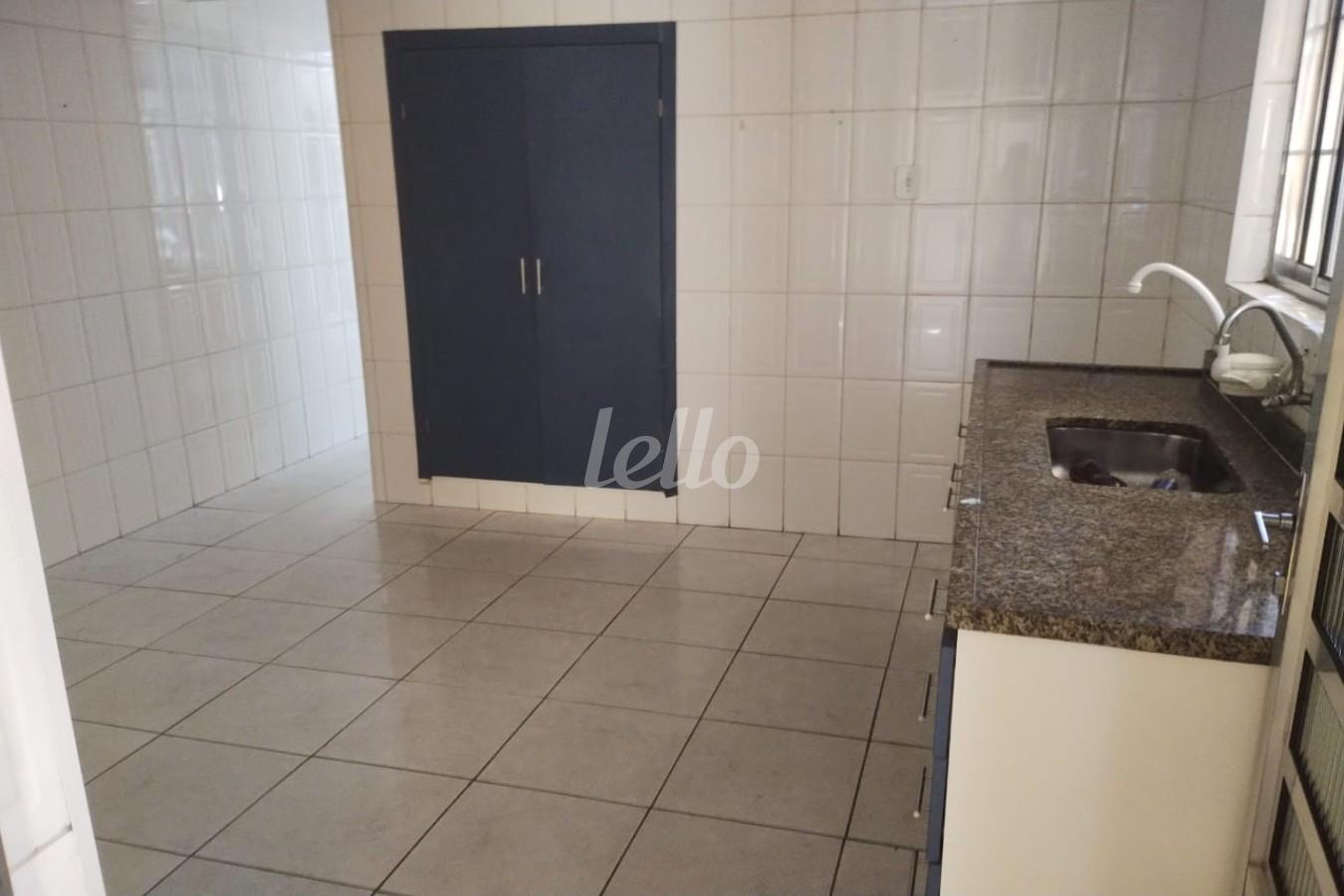 QUARTO de Casa à venda, térrea com 60 m², 2 quartos e 2 vagas em Vila Gomes Cardim - São Paulo