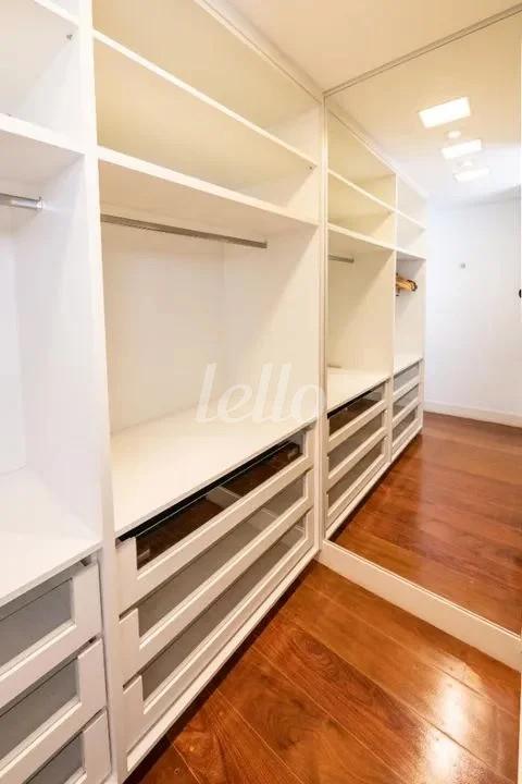 CLOSET de Apartamento à venda, Padrão com 107 m², 3 quartos e 1 vaga em Paraíso - São Paulo