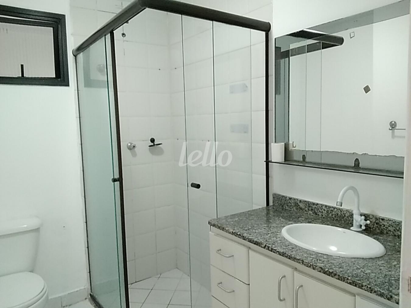 4-BANHEIRO-001.JPG de Apartamento para alugar, Padrão com 75 m², 3 quartos e 2 vagas em Brás - São Paulo