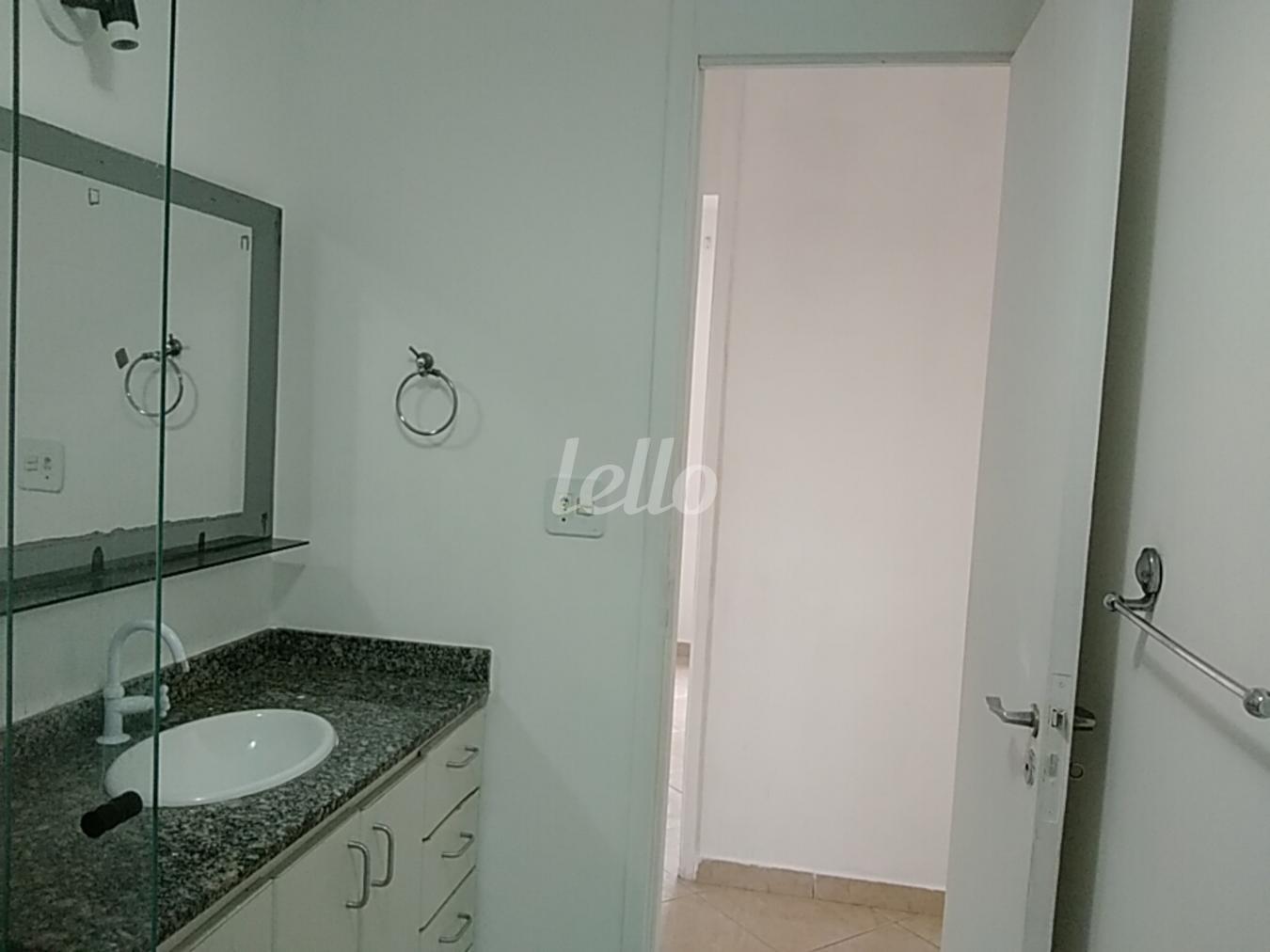 4-BANHEIRO-002.JPG de Apartamento para alugar, Padrão com 75 m², 3 quartos e 2 vagas em Brás - São Paulo