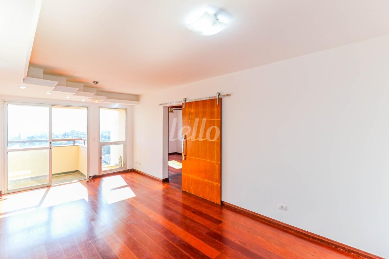 SALA de Apartamento à venda, Padrão com 70 m², 2 quartos e 1 vaga em Vila Alexandria - São Paulo