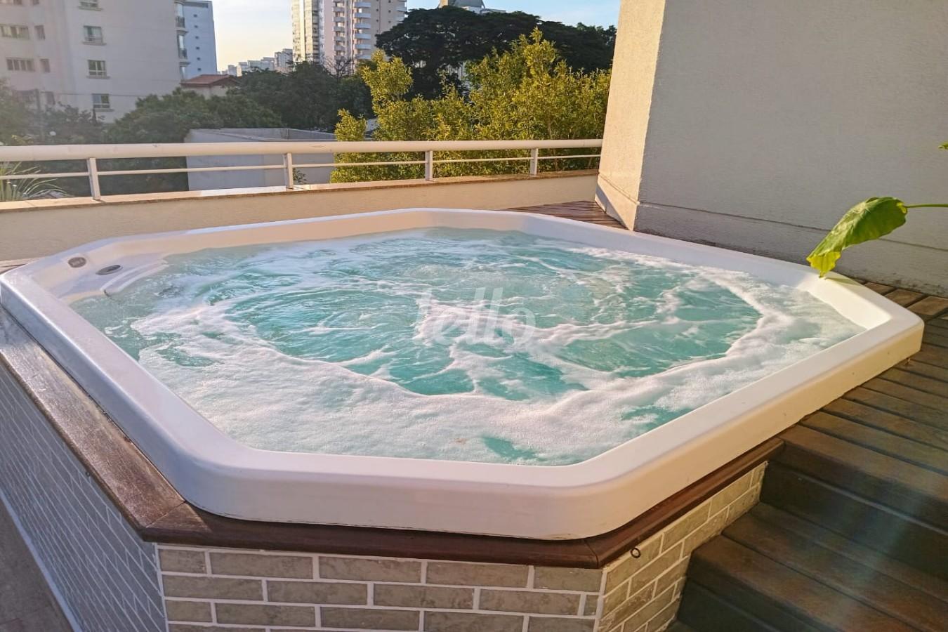 JACUZZI  DO  APARTAMENTO de Apartamento à venda, Padrão com 262 m², 4 quartos e 3 vagas em Vila Congonhas - São Paulo