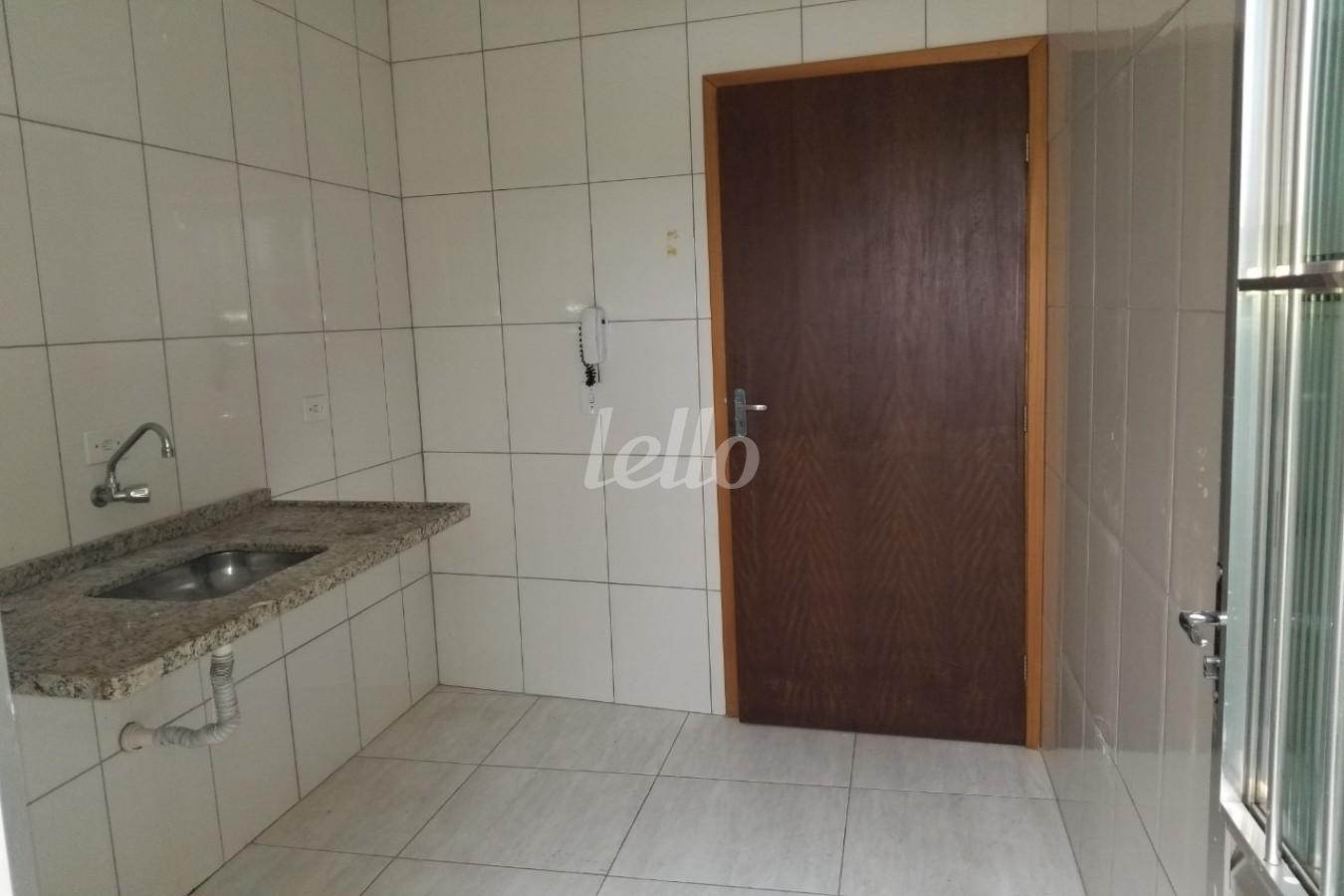 COZINHA de Apartamento para alugar, Padrão com 75 m², 2 quartos e em Vila Paulo Silas - São Paulo