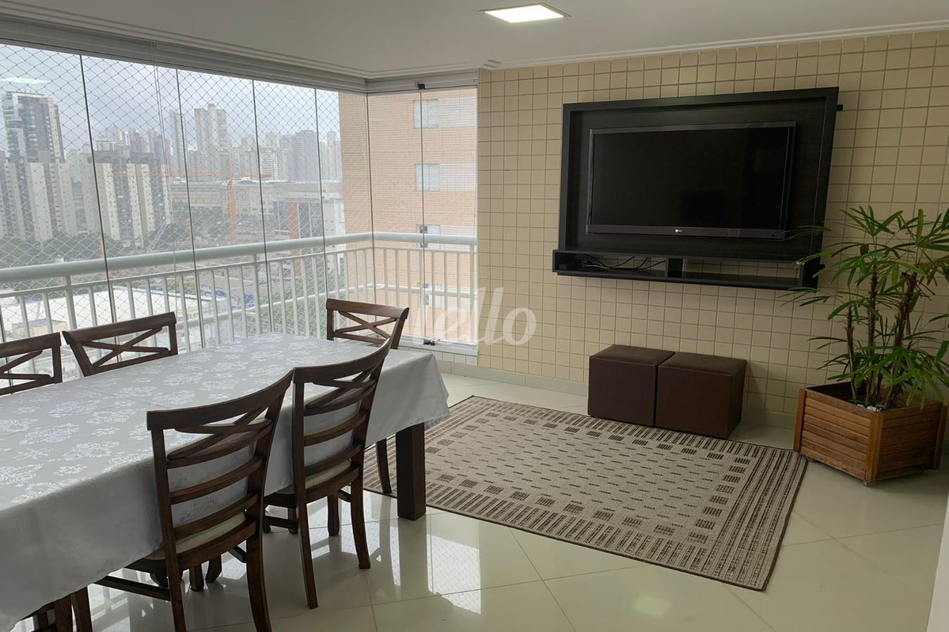 VARANDA GOUMERT de Apartamento à venda, Padrão com 124 m², 3 quartos e 2 vagas em Vila Formosa - São Paulo