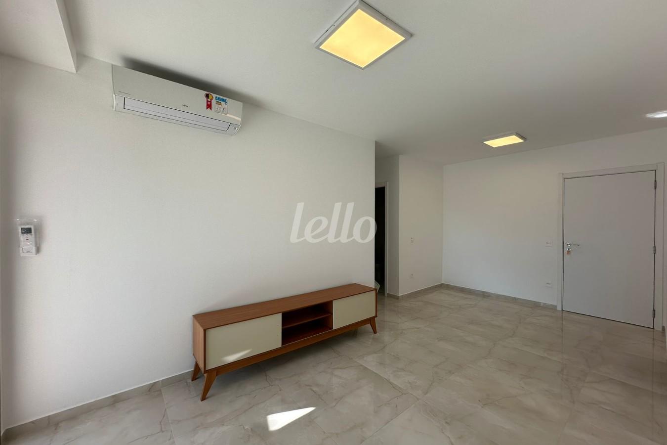 SALA de Apartamento para alugar, Padrão com 66 m², 2 quartos e 1 vaga em Jardim Das Acácias - São Paulo