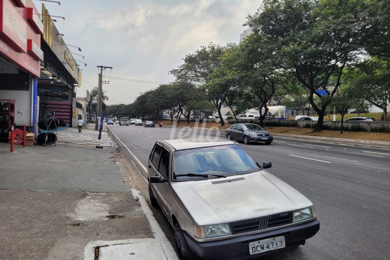 VISTA de Casa à venda, sobrado com 250 m², 5 quartos e 1 vaga em Vila Bertioga - São Paulo