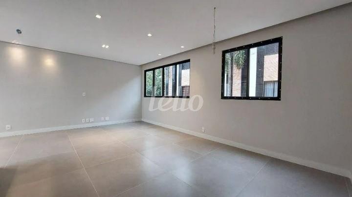 SALA de Casa à venda, em condomínio - sobrado com 165 m², 3 quartos e 2 vagas em Chácara Santo Antônio - São Paulo