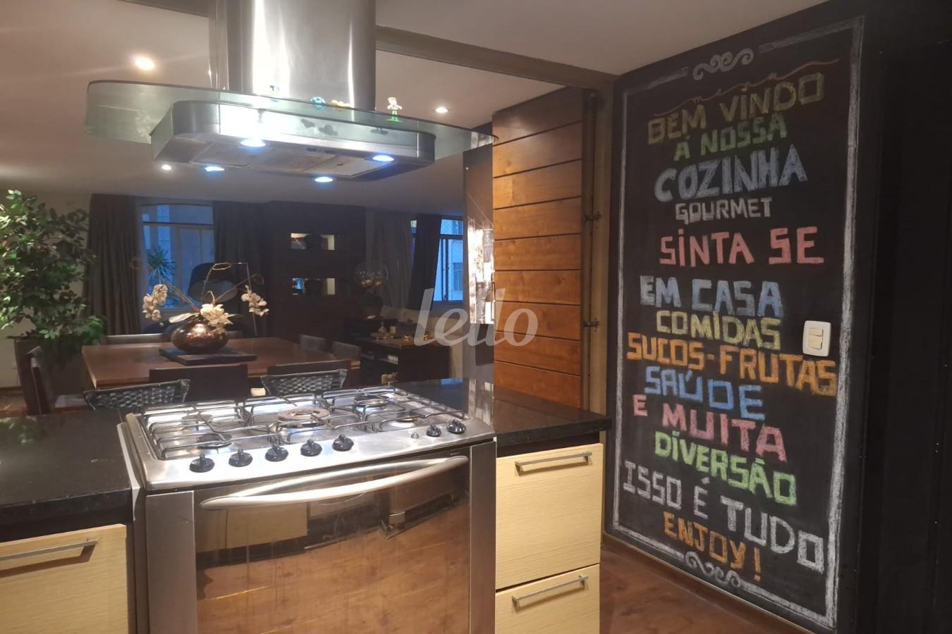 COZINHA de Apartamento à venda, Padrão com 180 m², 3 quartos e 1 vaga em Morro dos Ingleses - São Paulo