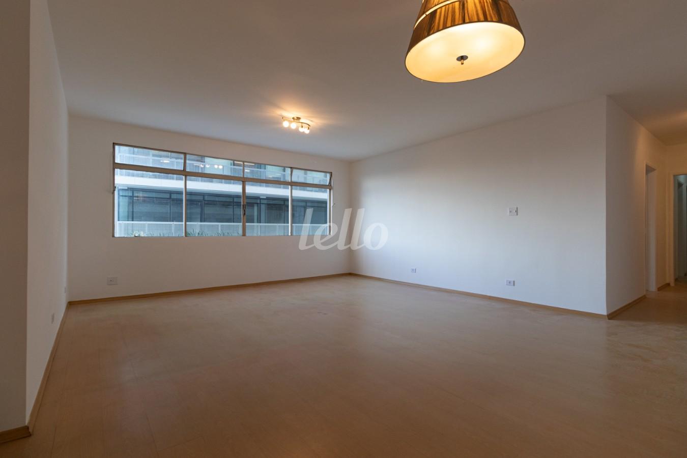 SALA de Apartamento à venda, Padrão com 210 m², 4 quartos e 1 vaga em Pinheiros - São Paulo