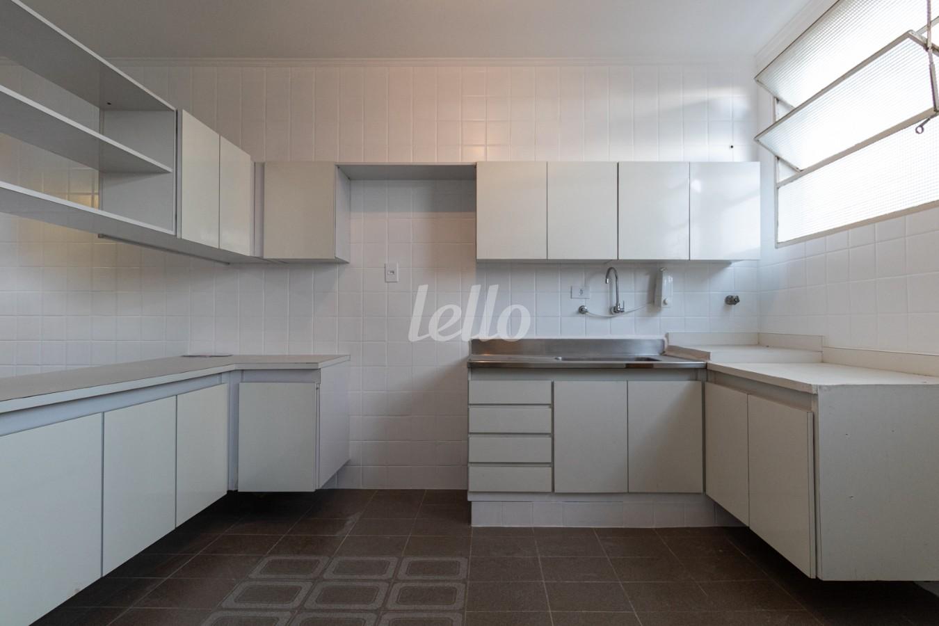 COZINHA de Apartamento à venda, Padrão com 210 m², 4 quartos e 1 vaga em Pinheiros - São Paulo