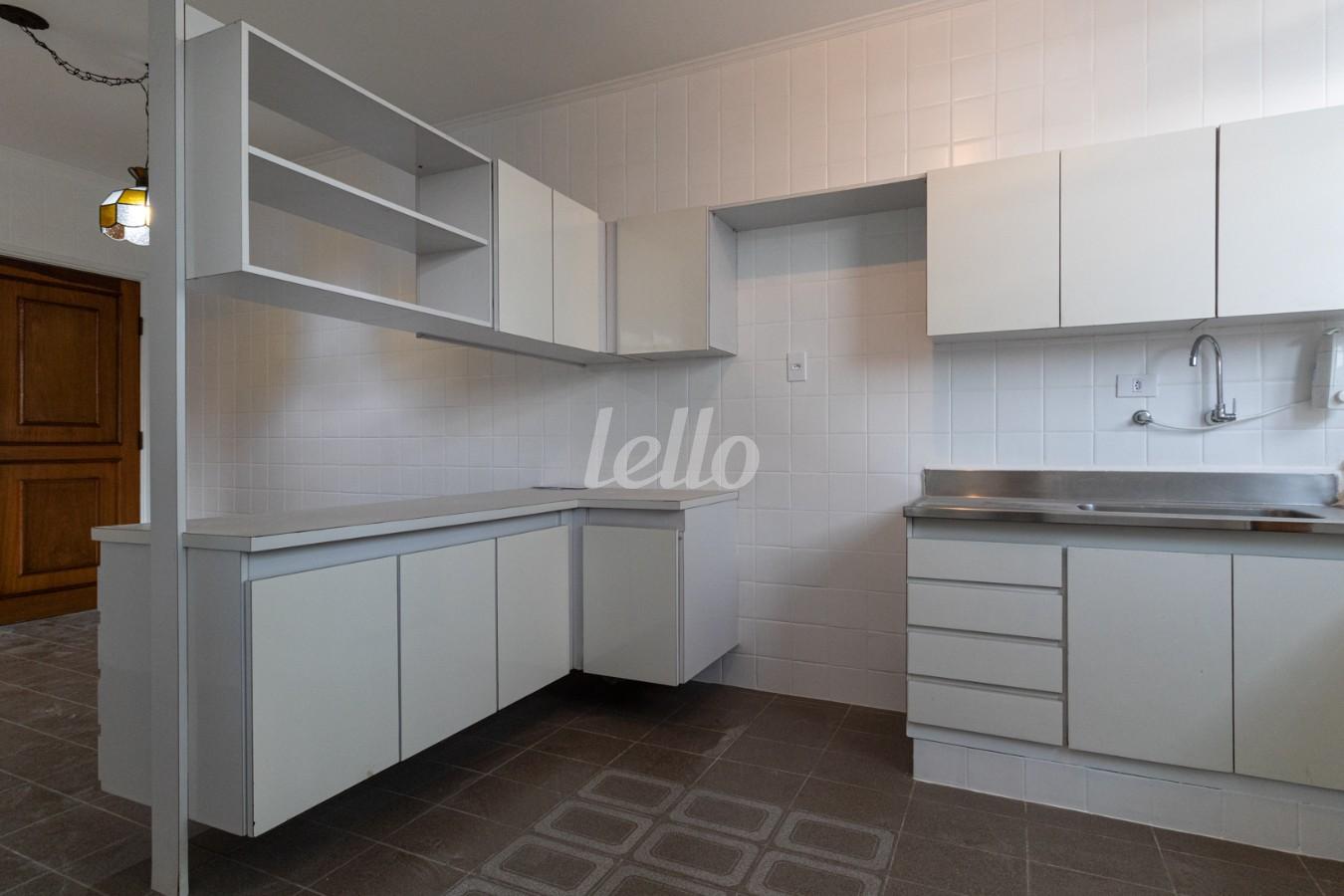 COZINHA de Apartamento à venda, Padrão com 210 m², 4 quartos e 1 vaga em Pinheiros - São Paulo